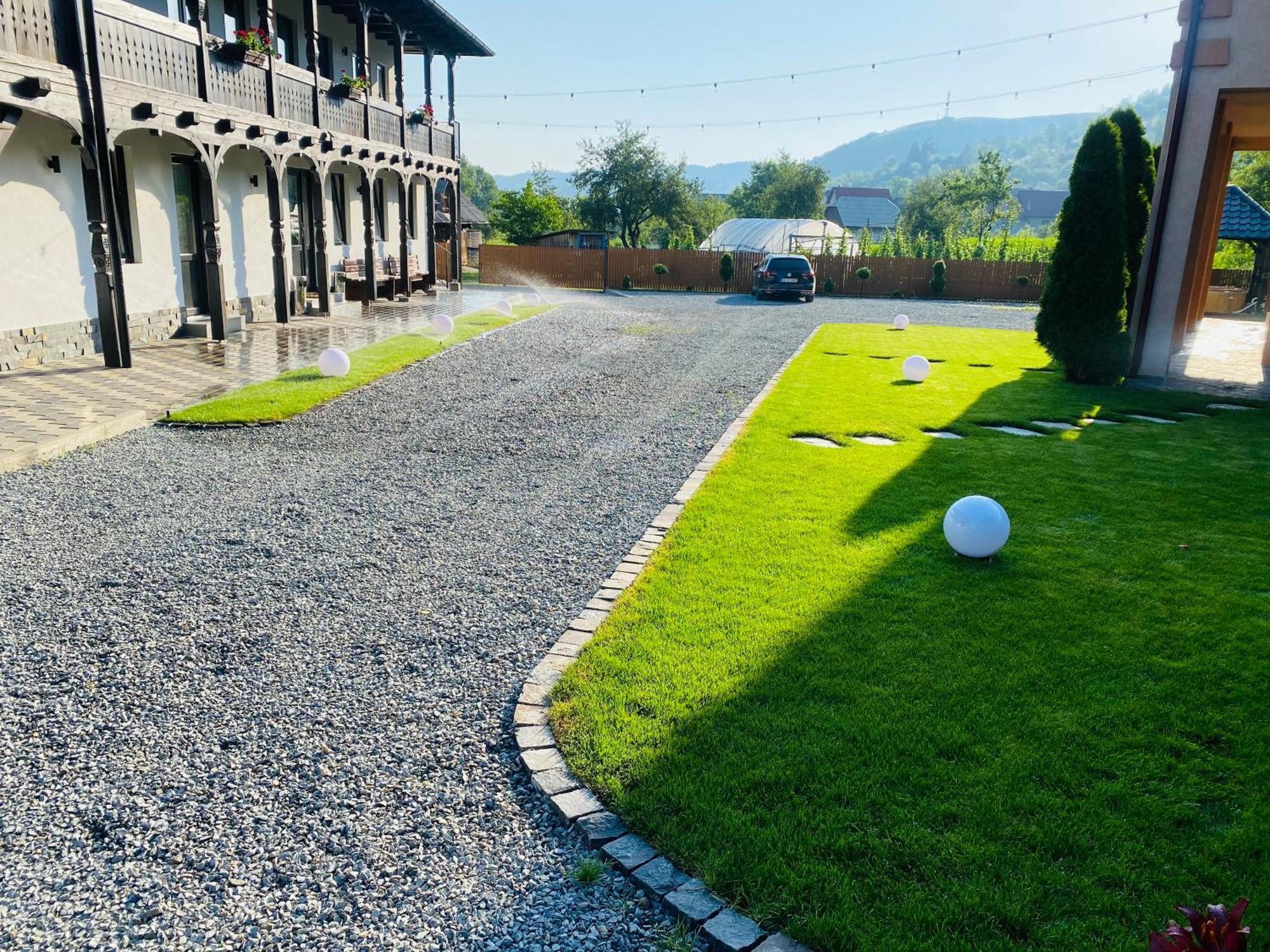 Pensiunea Suci Botiza Esterno foto